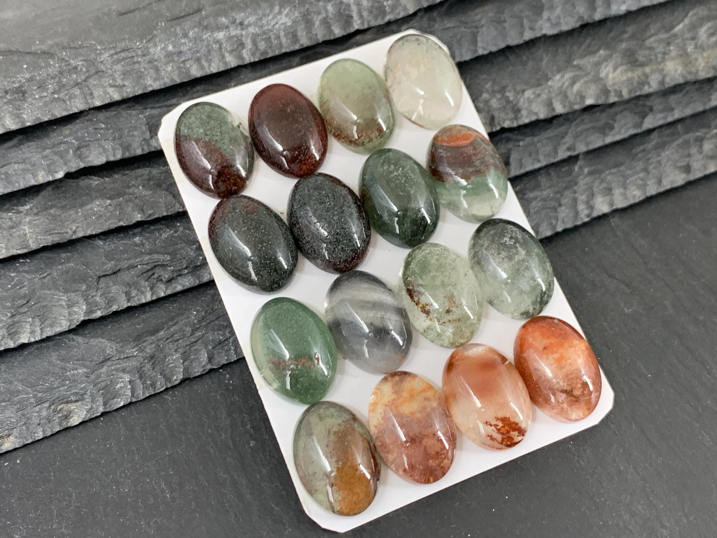 Green Phantom Crystal oval 13x18mm cabochon - Calibrated cabochons