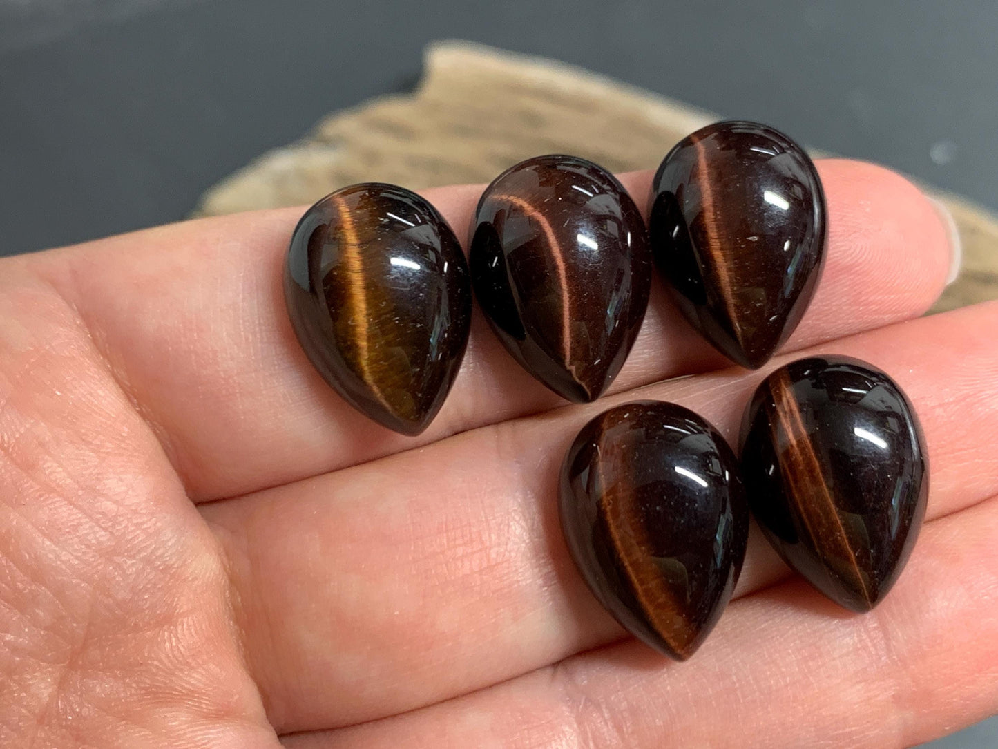 Red Tiger Eye pear 13x18mm cabochon - Calibrated cabochons