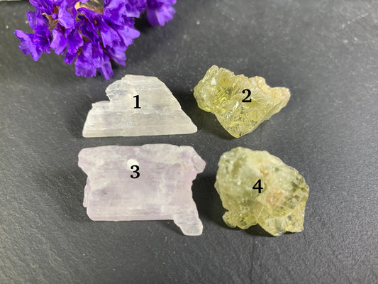 Raw Kunzite from Pakistan 22-27mm long - not drilled gemstone