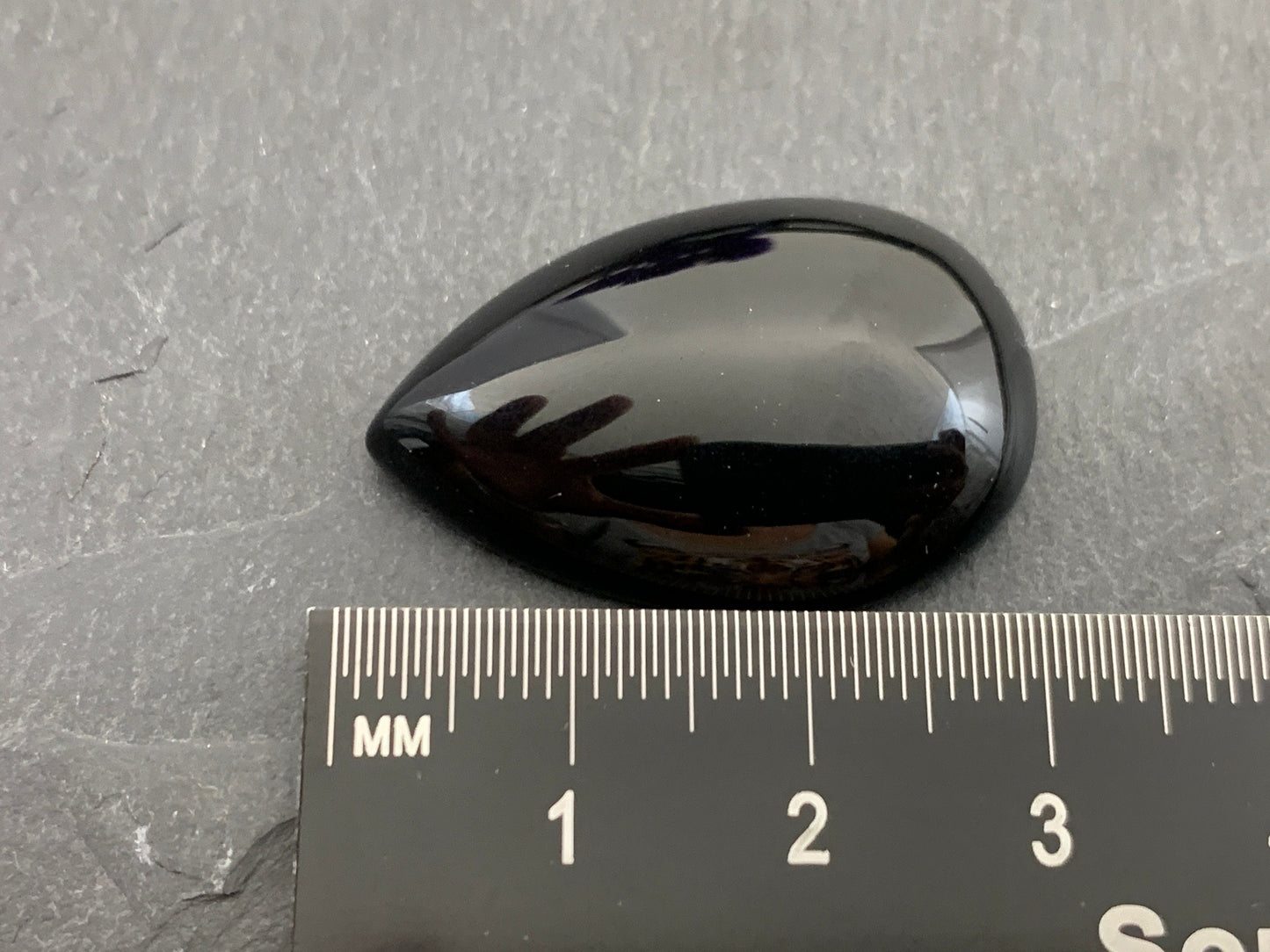 Black Agate pear cabochon 20x30mm - Calibrated cabochons
