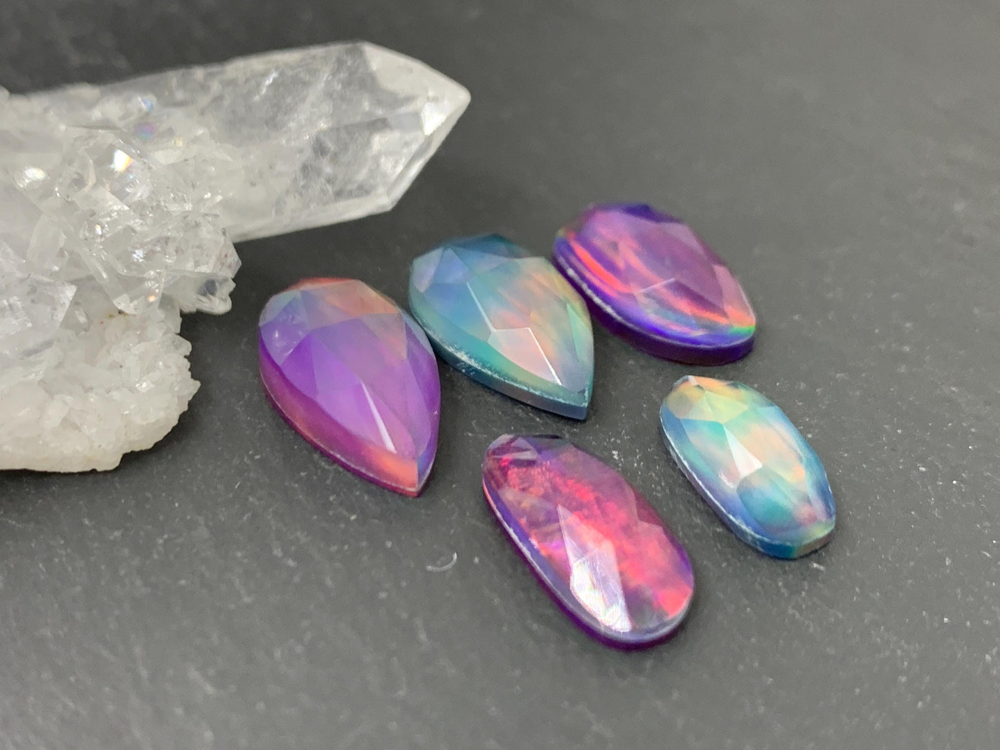 Faceted Aurora Opal pear, oval 11-15mm long cabochon - Doublet cabochon