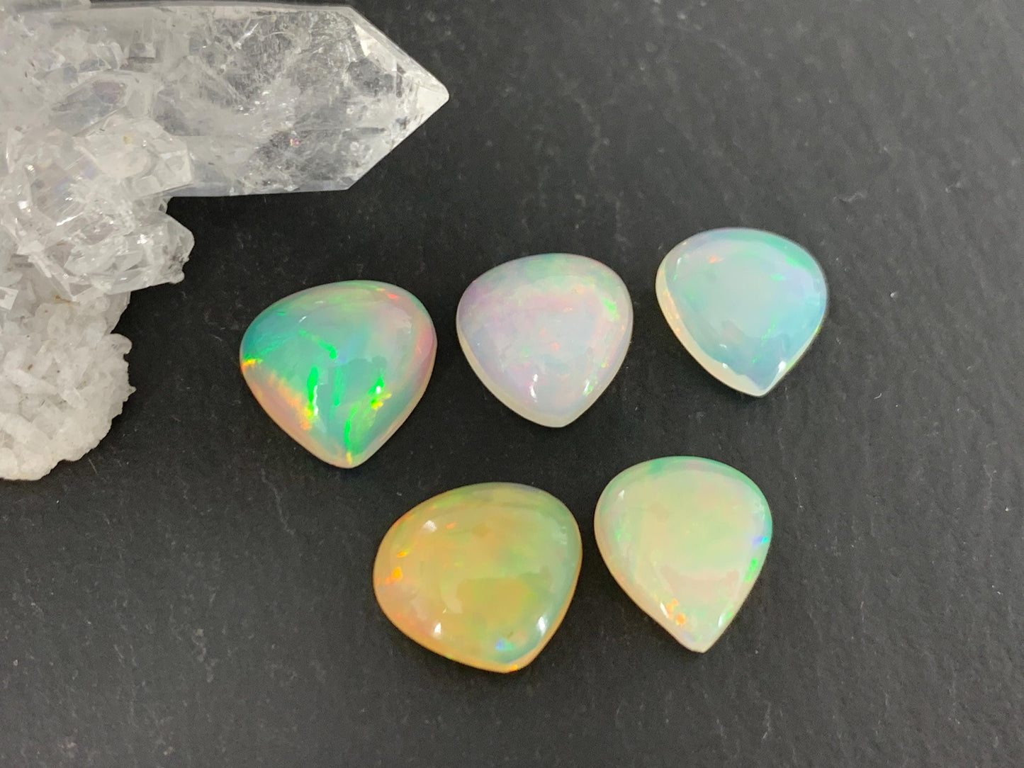 Ethiopian Opal pear 9-10mm cabochon