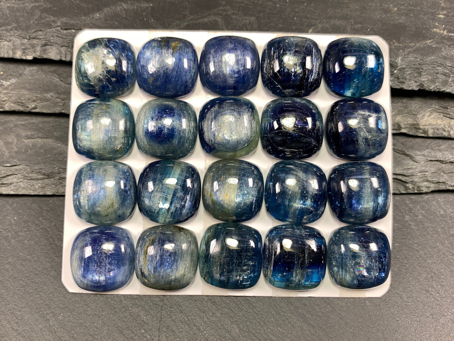 Kyanite square cushion 15mm cabochon - Calibrated cabochons