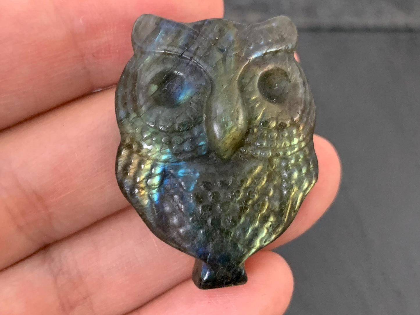 Labradorite owl 27x36mm cabochon carving