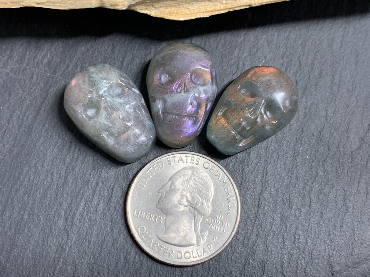 Labradorite Skull Carving, Pink- Purple Flash Crystal Skull, Gothic Crystal Decor, Witchy Home Decor:15x22mm