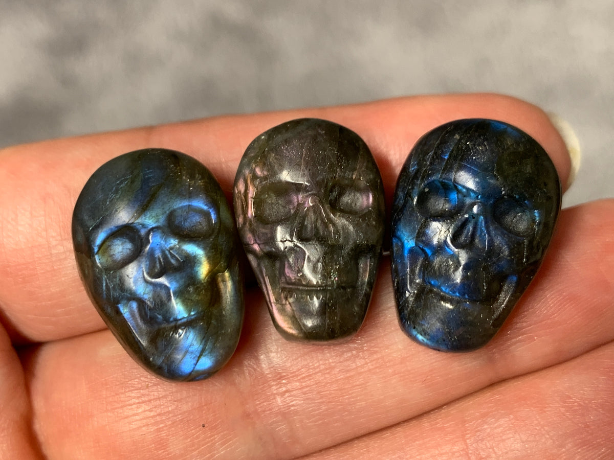 Labradorite Skull Carving 21-22mm long Blue, Purple Flash Crystal Skull, Witchy Jewelry