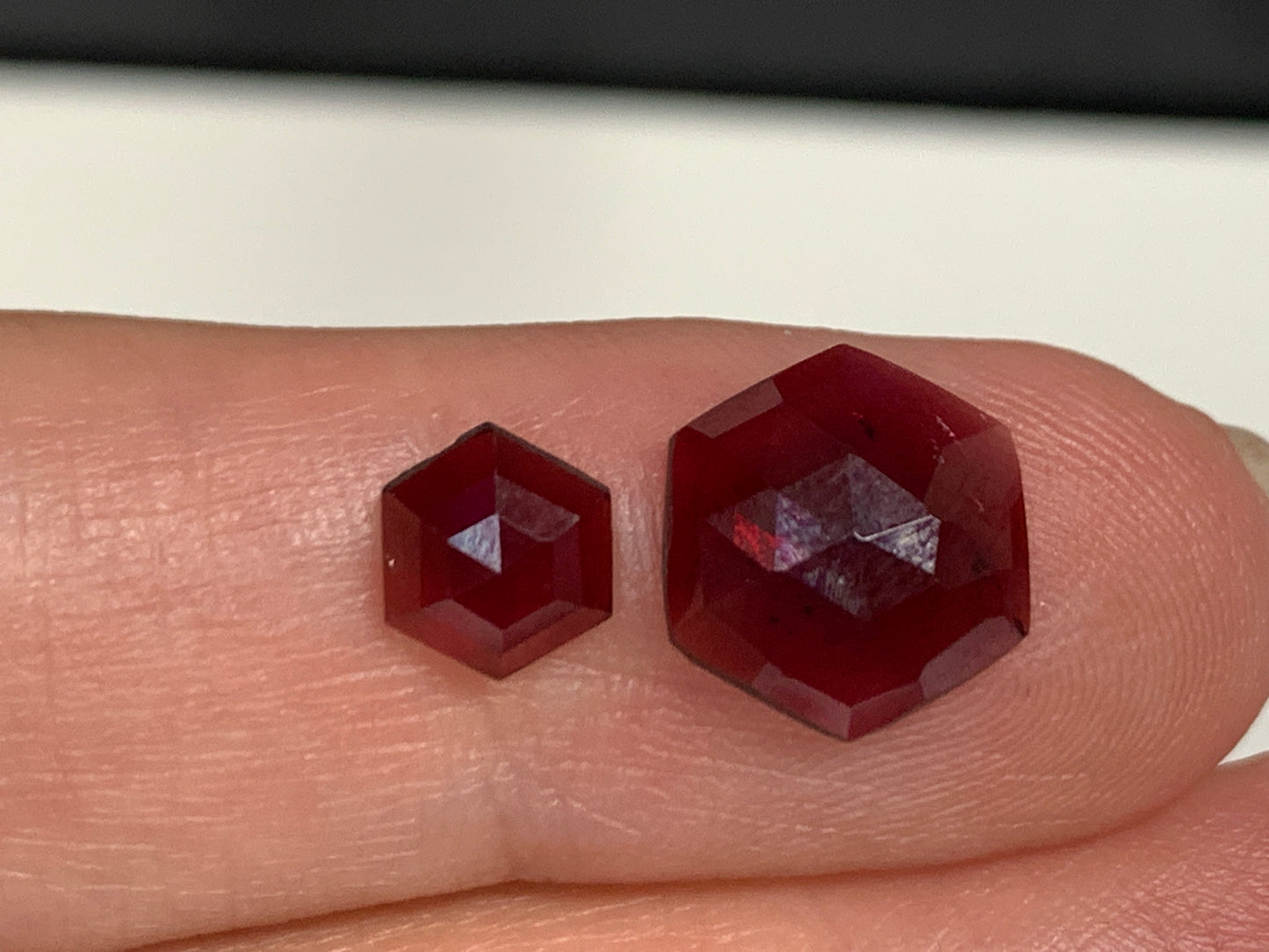 Faceted Rhodolite Garnet hexagon 6mm & 10mm cabochon