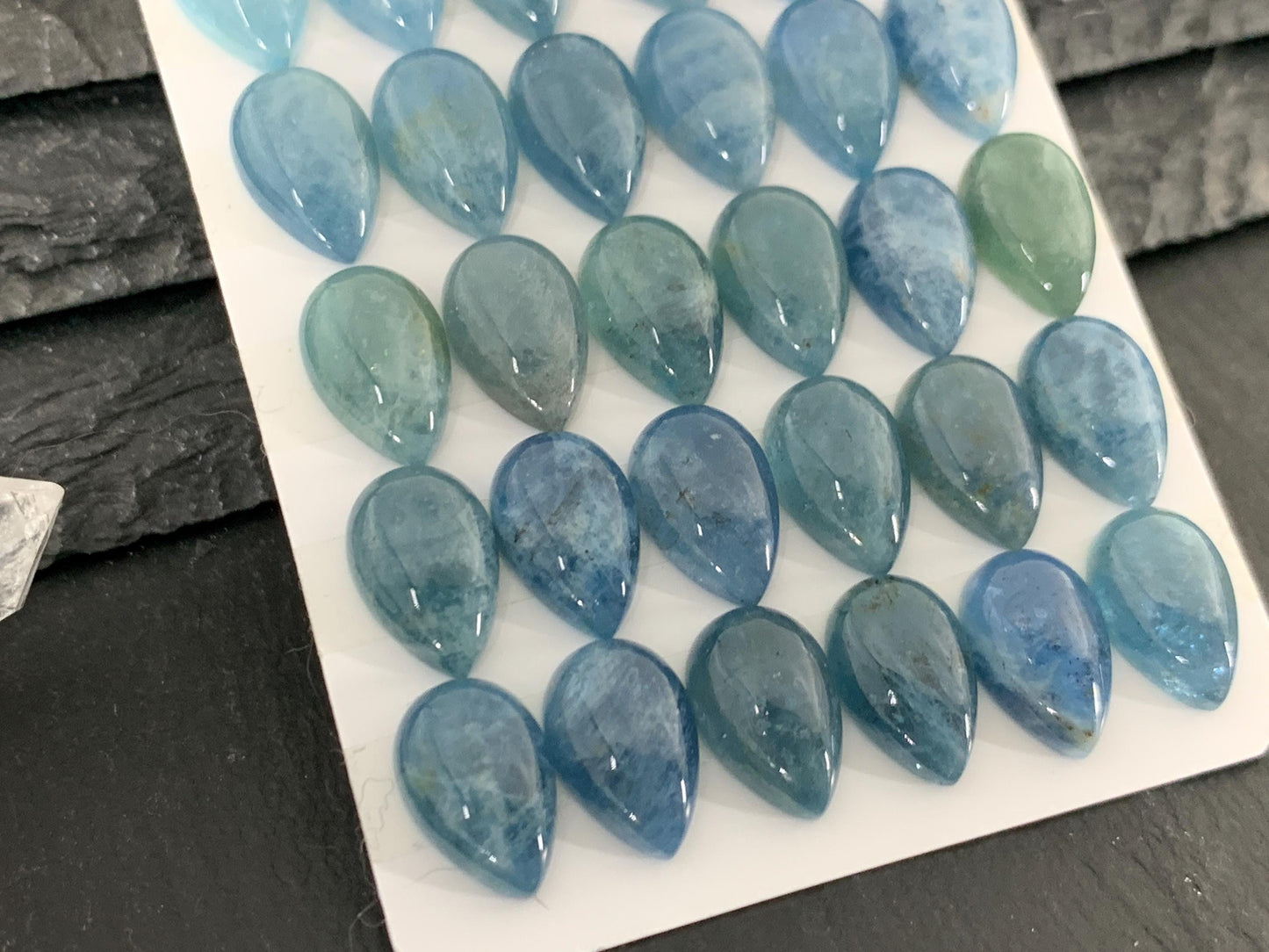 Aquamarine pear 8x12mm cabochon - Calibrated cabochons