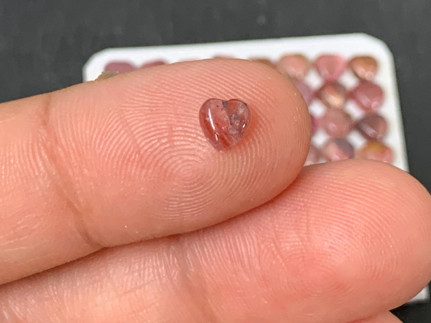 Tourmaline heart 5mm cabochon - Calibrated cabochons