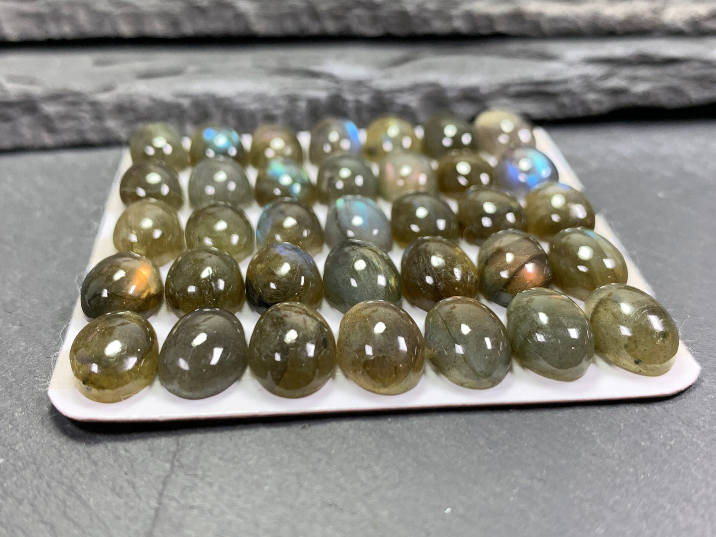 Labradorite oval 8x12mm cabochon - Calibrated cabochons