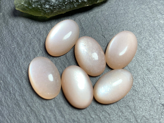 Peach Moonstone oval 8x12mm Cabochon - Calibrated Cabochons