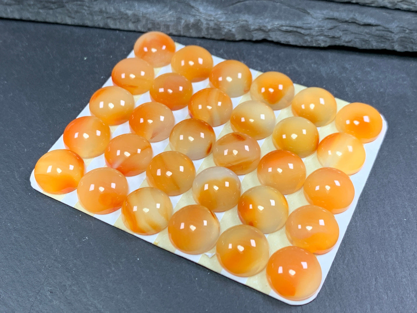Carnelian round 13mm cabochon - Calibrated cabochons