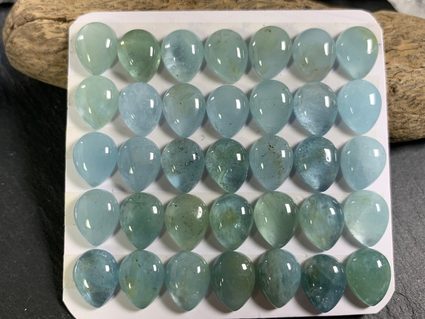 Aquamarine pear 8x10mm cabochon - Calibrated cabochons