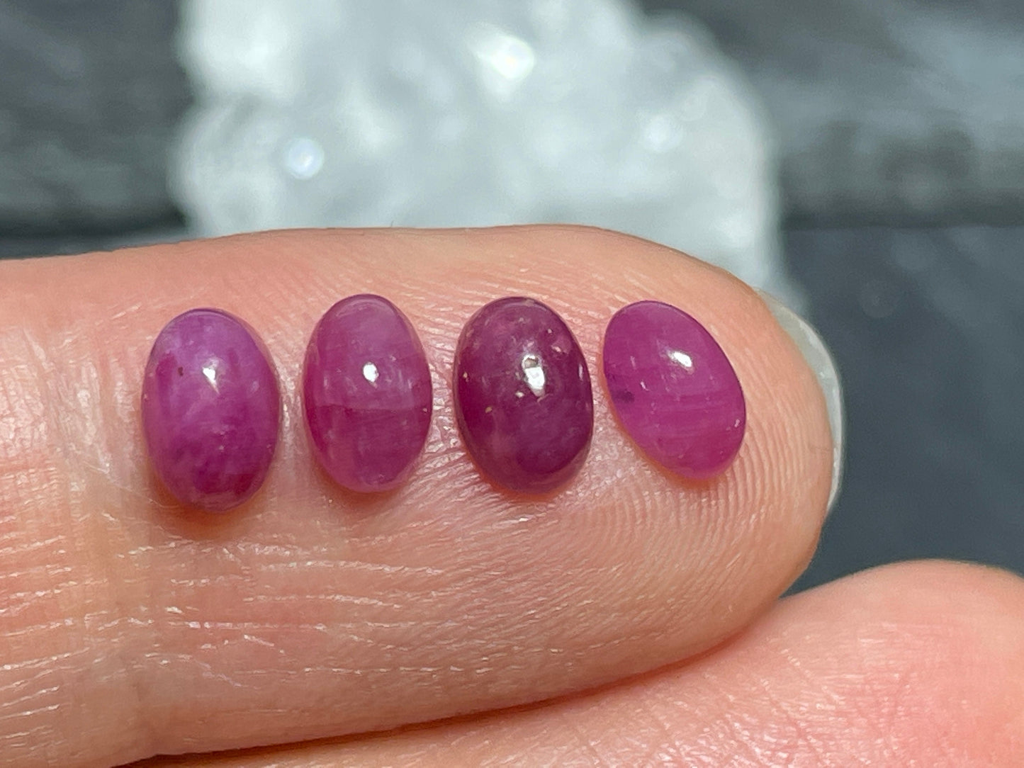 Ruby oval 4x6mm cabochon