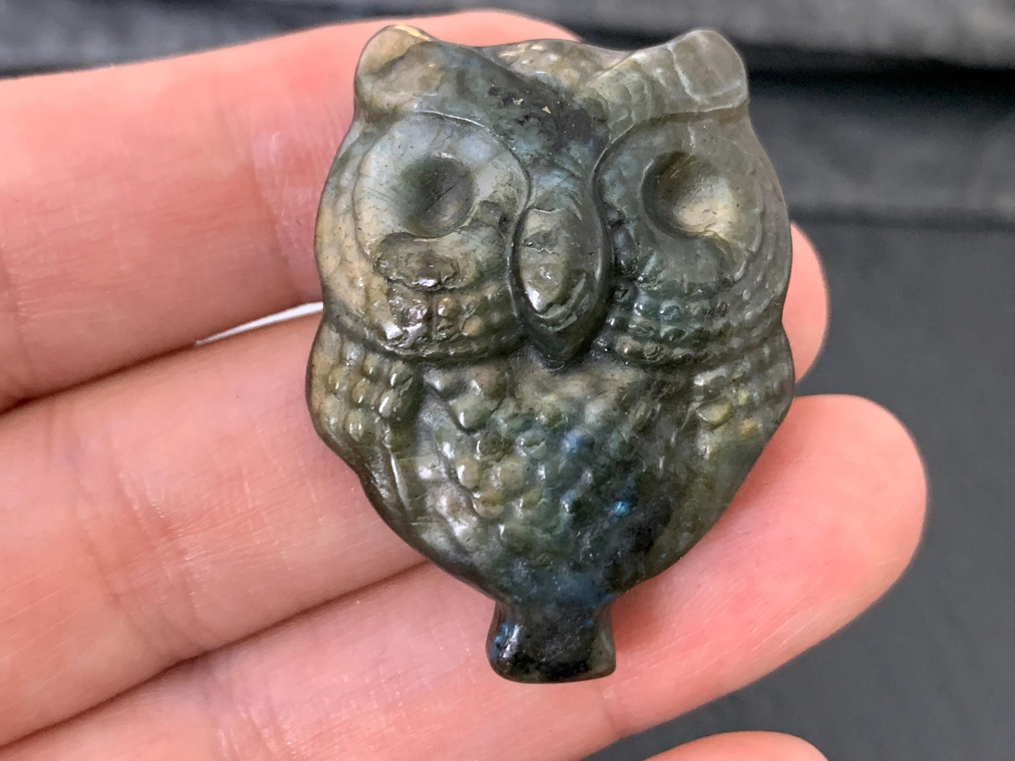 Labradorite owl 28x36mm cabochon carving