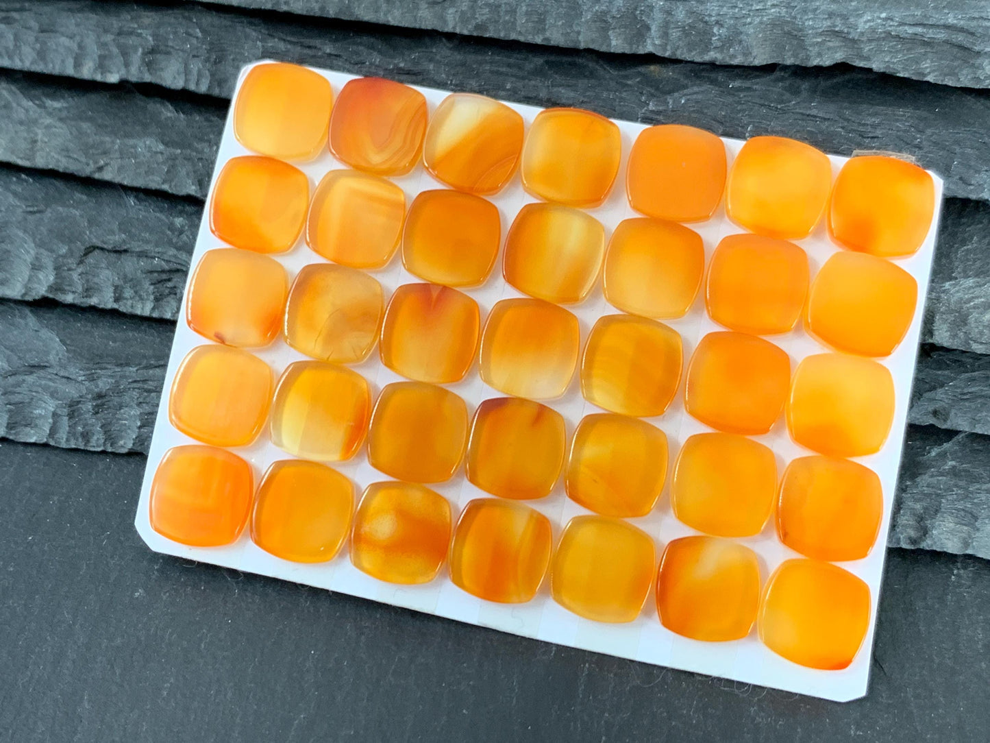 Flat Carnelian square cushion 10x10mm cabochon - Calibrated cabochons