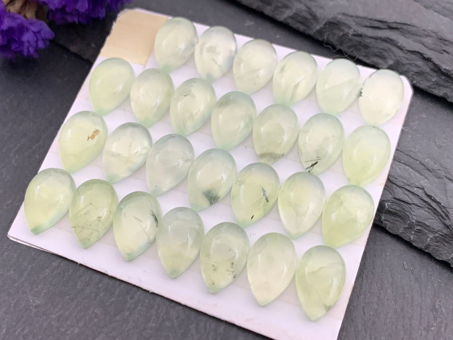 Prehnite pear 8x12mm cabochon - Calibrated cabochons