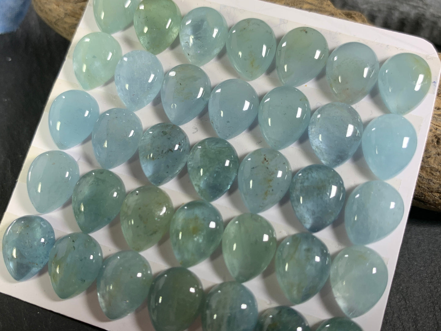 Aquamarine pear 8x10mm cabochon - Calibrated cabochons