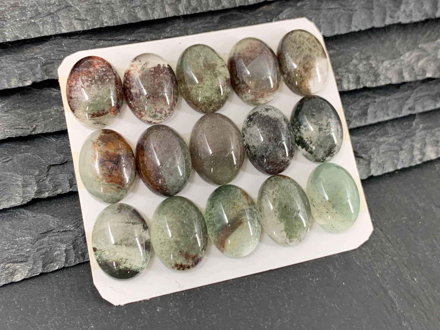 Green Phantom Crystal oval 12x16mm cabochon - Calibrated cabochon