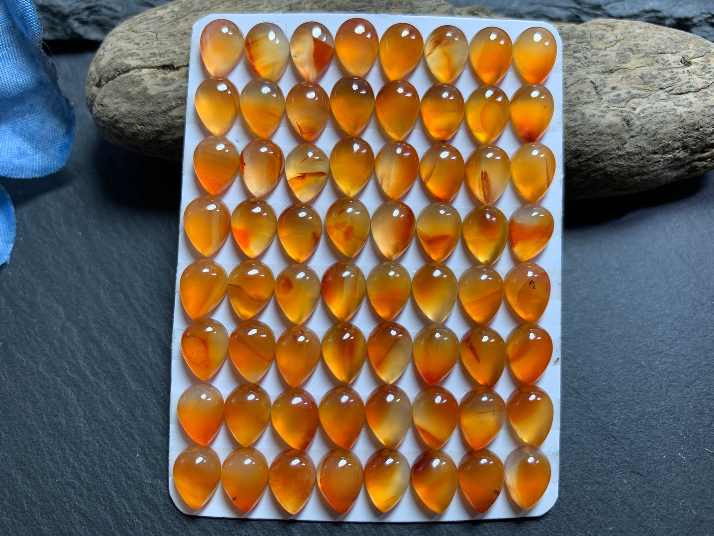 Carnelian pear 6x8mm cabochon - Calibrated cabochons