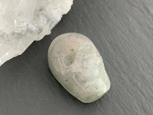 Labradorite Skull Cabochon 15x21mm, Labradorite Skull, Natural Gemstone, Halloween Jewelry, Handcrafted Accessory