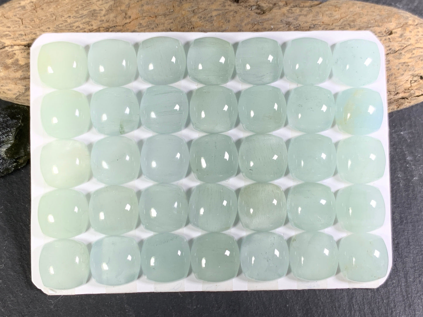 Aquamarine square cushion 10mm cabochon - Calibrated cabochons
