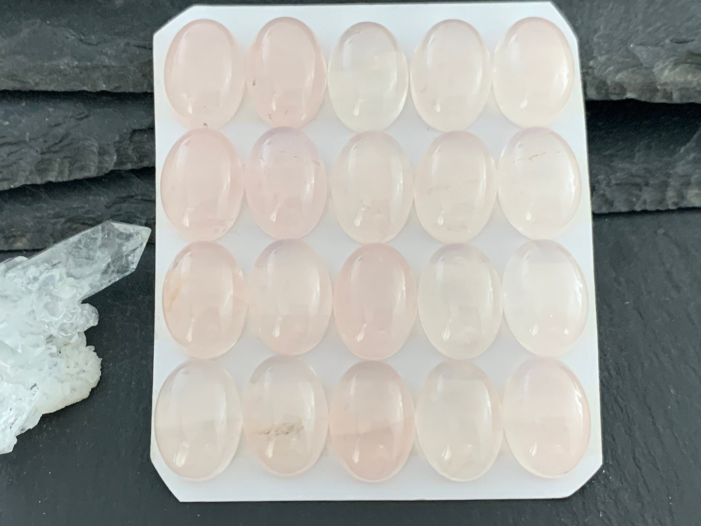 Rose Quartz Oval 13x18mm cabochon - Calibrated cabochons