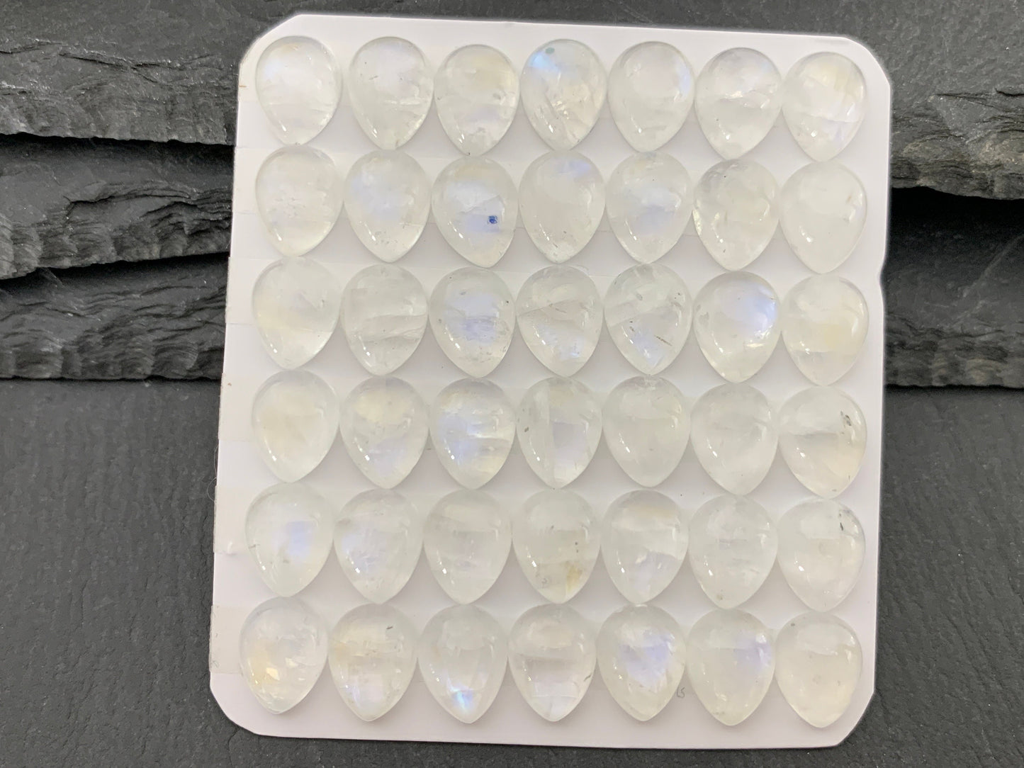 Rainbow Moonstone pear 8x10mm Cabochon - Calibrated cabochons