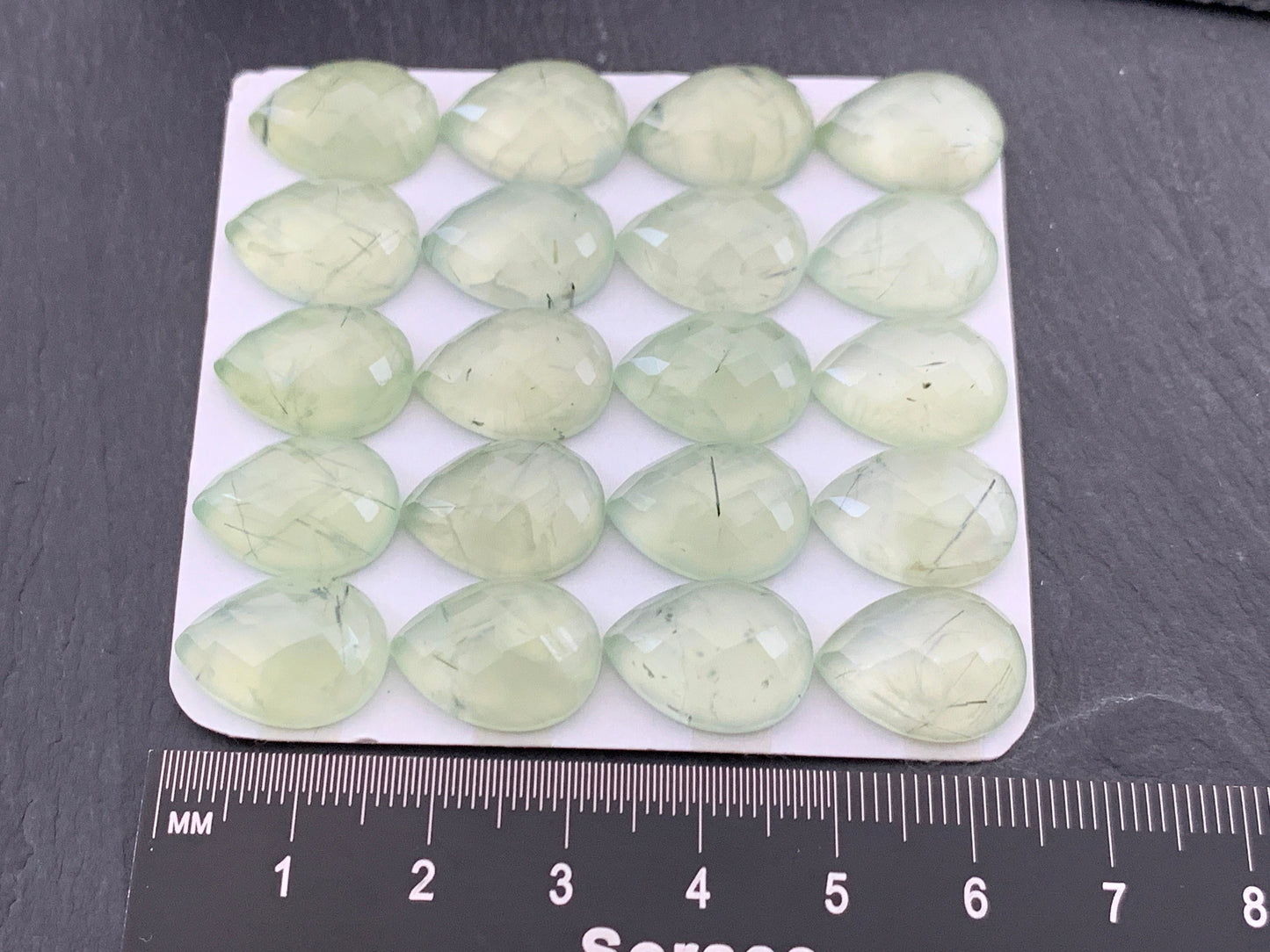 Faceted Prehnite pear 12x16mm cabochon - Calibrated cabochons