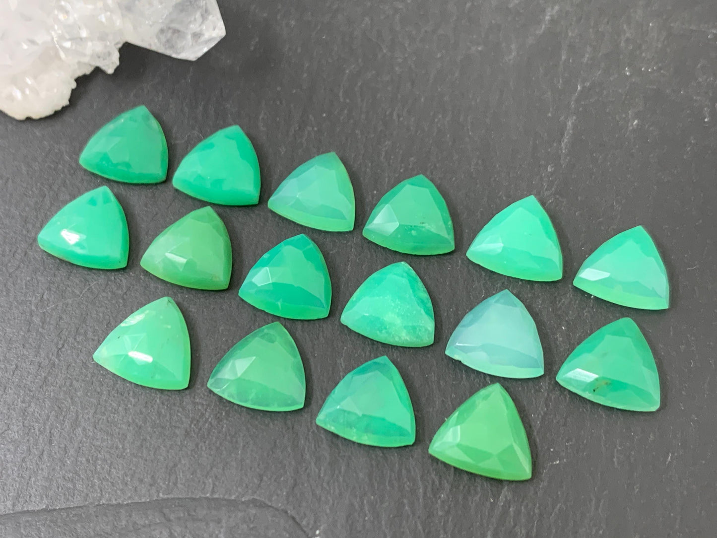 Faceted Chrysoprase trilangle 10mm cabochon