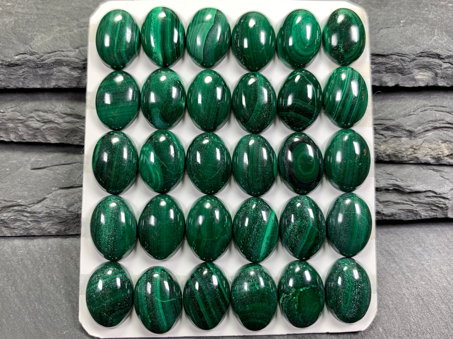 Malachite oval 10x14mm cabochon - Calibrated cabochons
