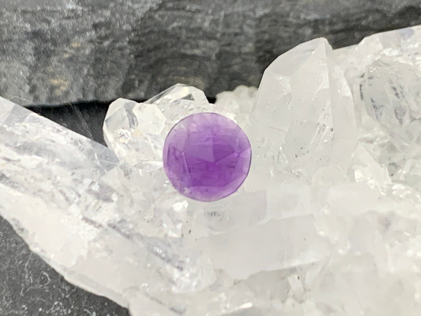 Faceted Amethyst round 6mm cabochon - Calibrated cabochons