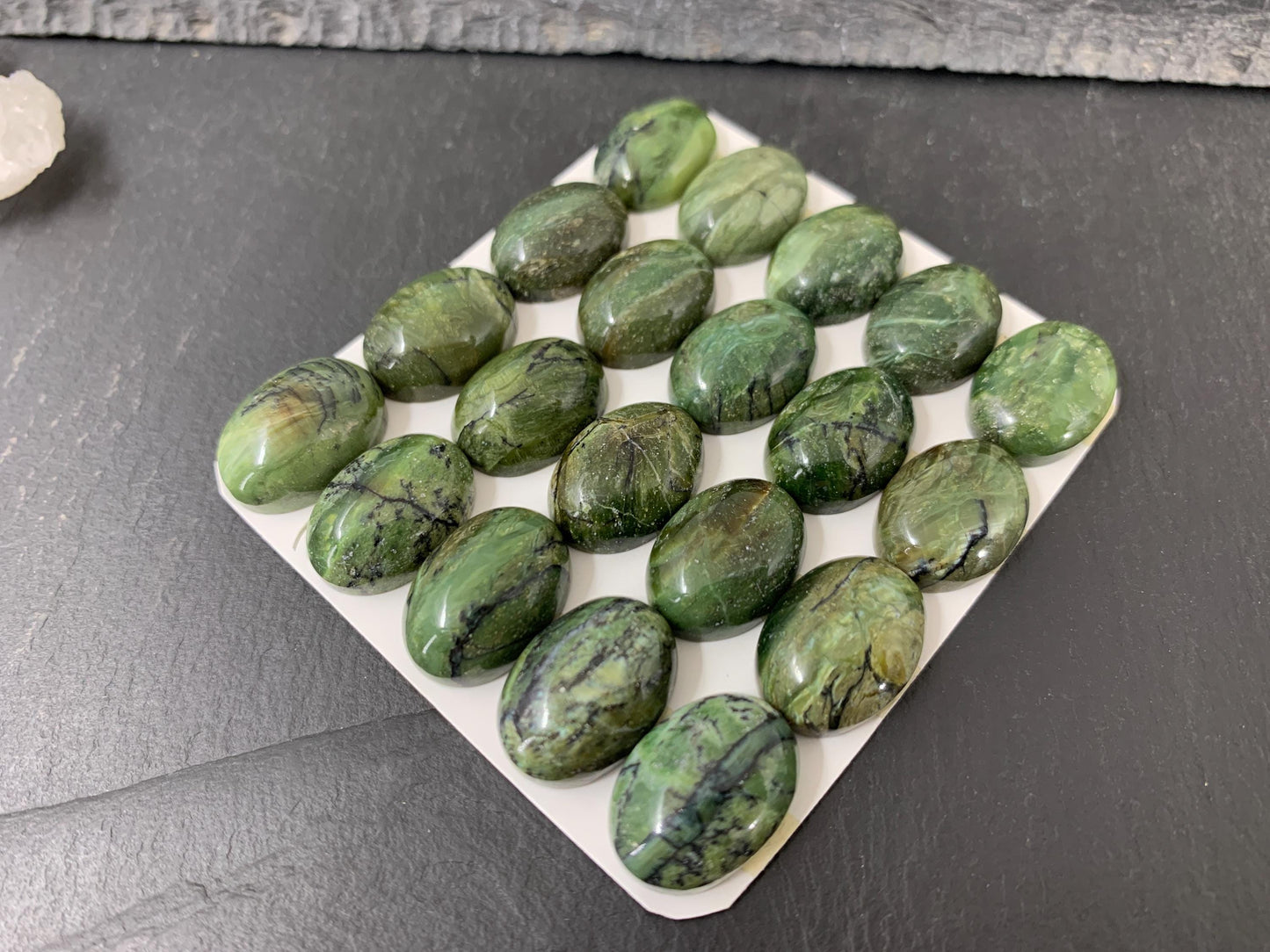 Green Opal oval 13x18mm cabochon - Calibrated cabochons