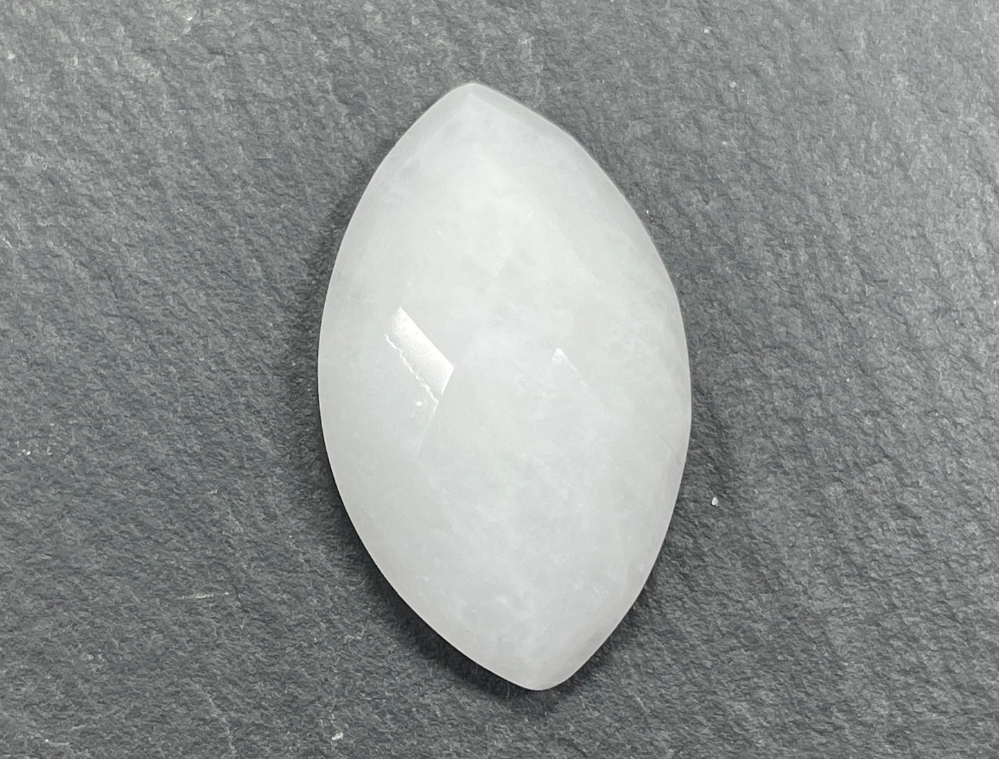Faceted White Quartzite marquise 15x25mm cabochon - Calibrated cabochons