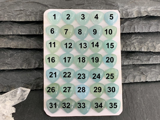 Aquamarine curved triangle 10mm cabochon - Calibrated cabochons