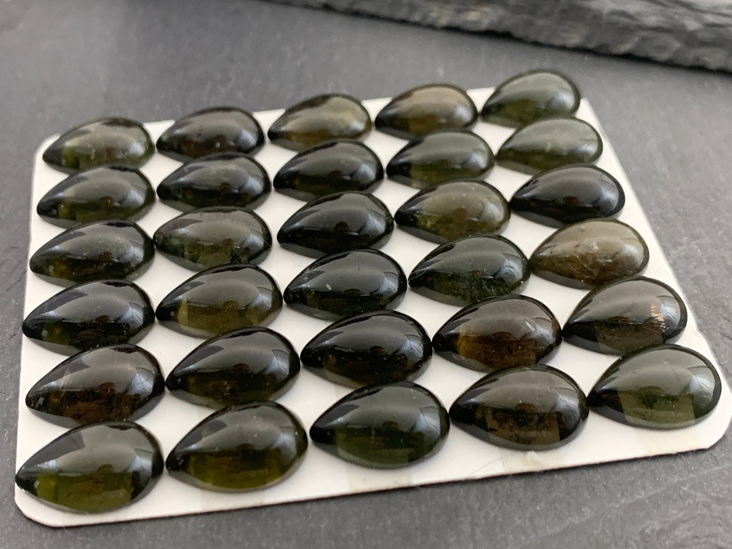 Smokey Green Tourmaline pear 10x14mm cabochon - Calibrated cabochons
