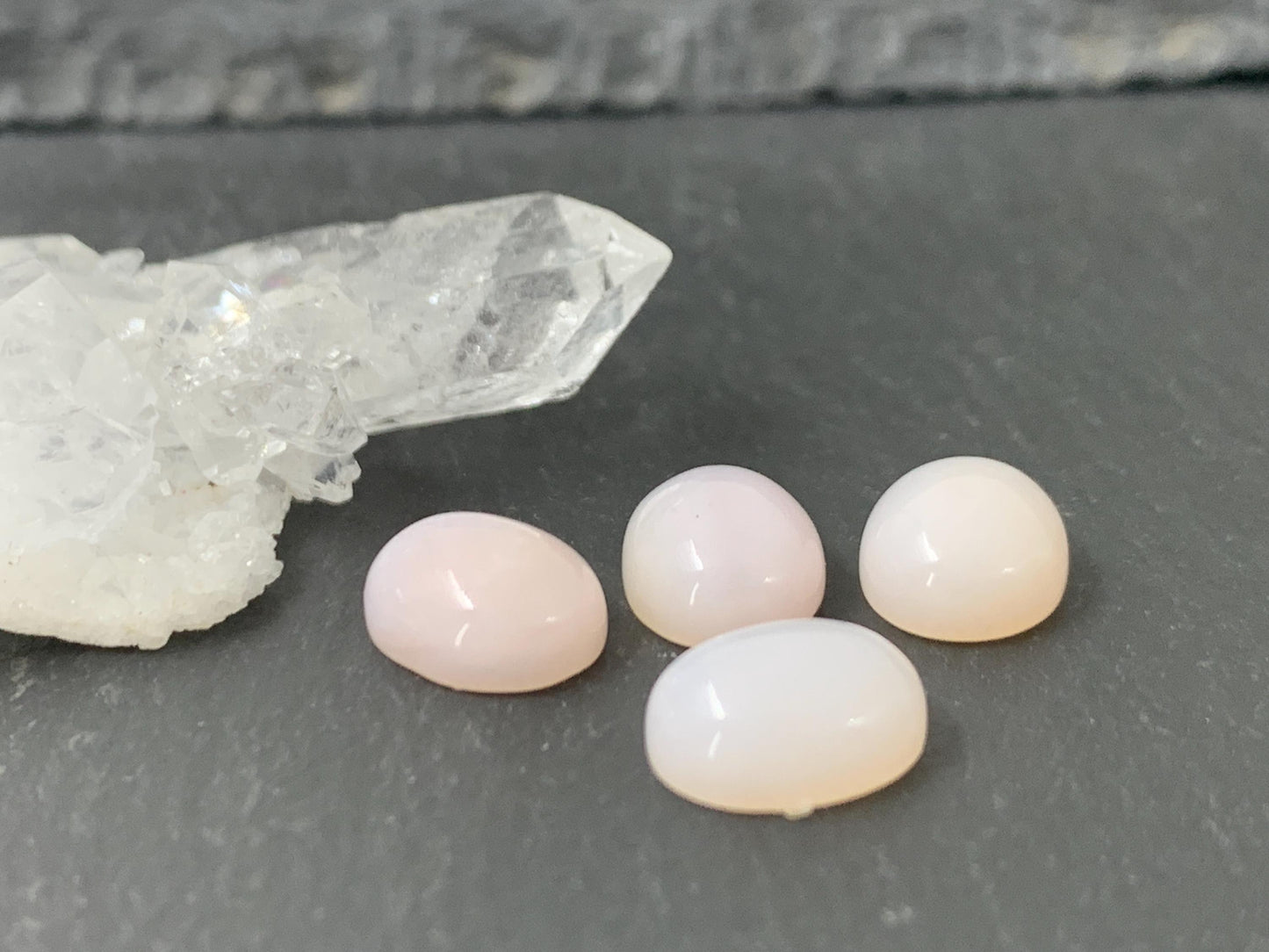 Pink Opal oval 8x10mm cabochon - Calibrated cabochons