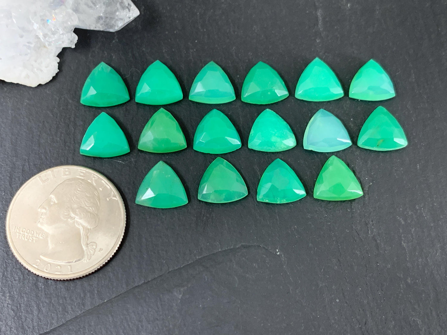 Faceted Chrysoprase trilangle 10mm cabochon