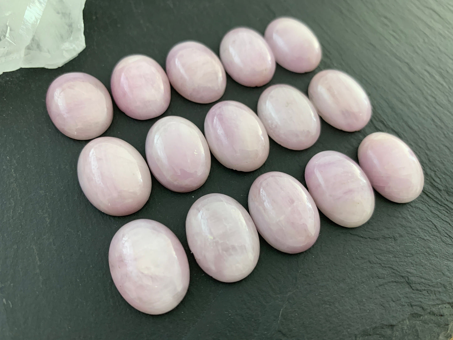 Kunzite oval 15x20mm cabochon - Calibrated cabochons