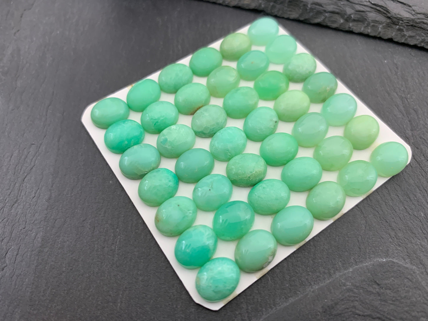 Chrysocolla Quartz oval 8x10mm cabochon - Calibrated cabochons