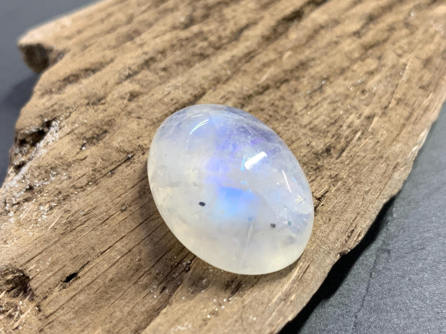 Rainbow Moonstone oval 24x18x9mm cabochon