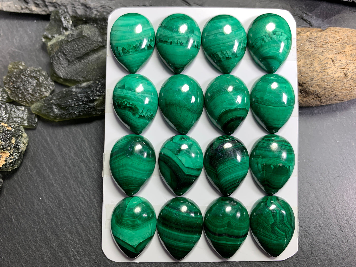 Malachite pear 15x20mm cabochon - Calibrated cabochons