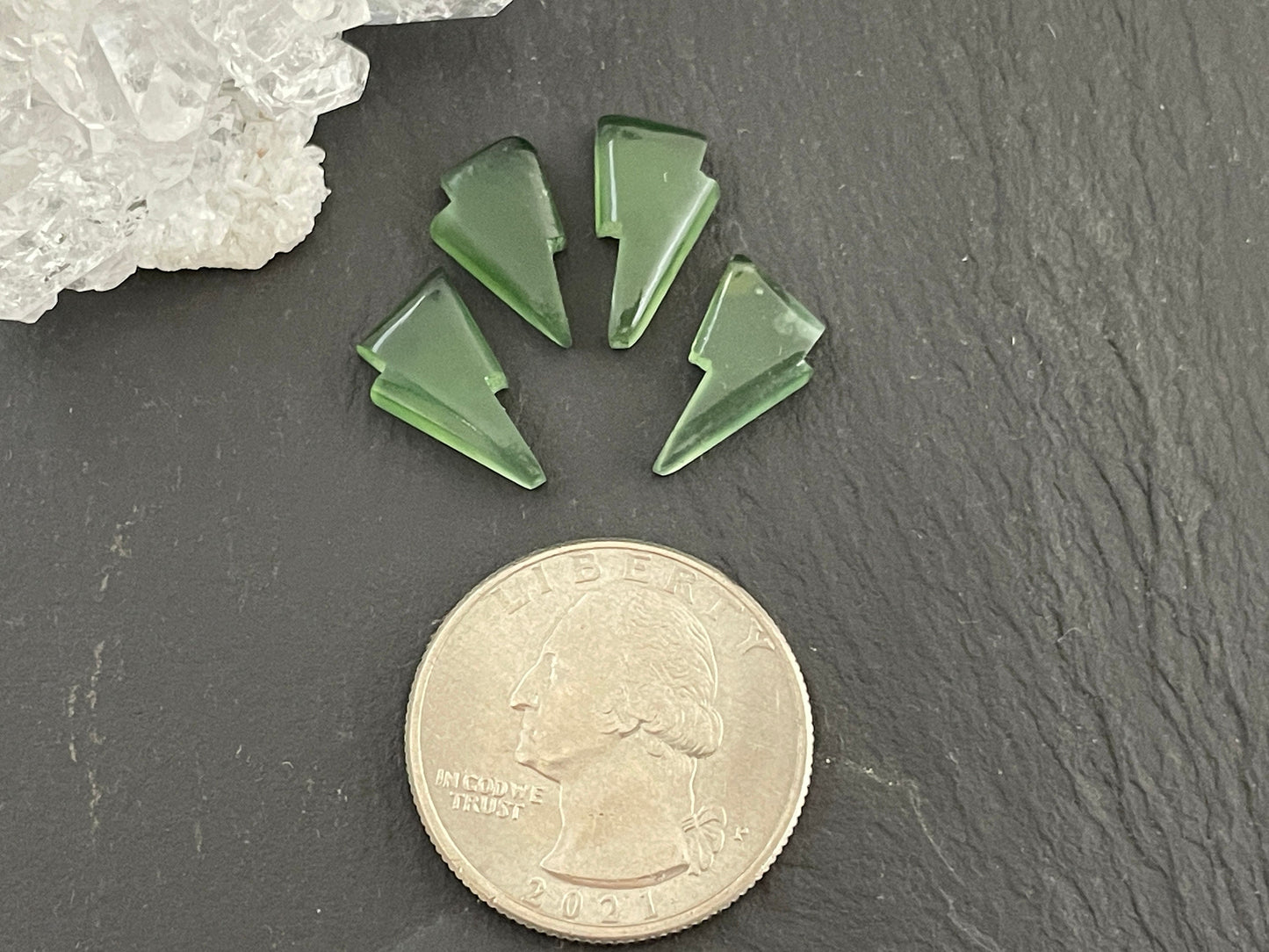 Serpentine lightning bolt 8x14mm cabochon