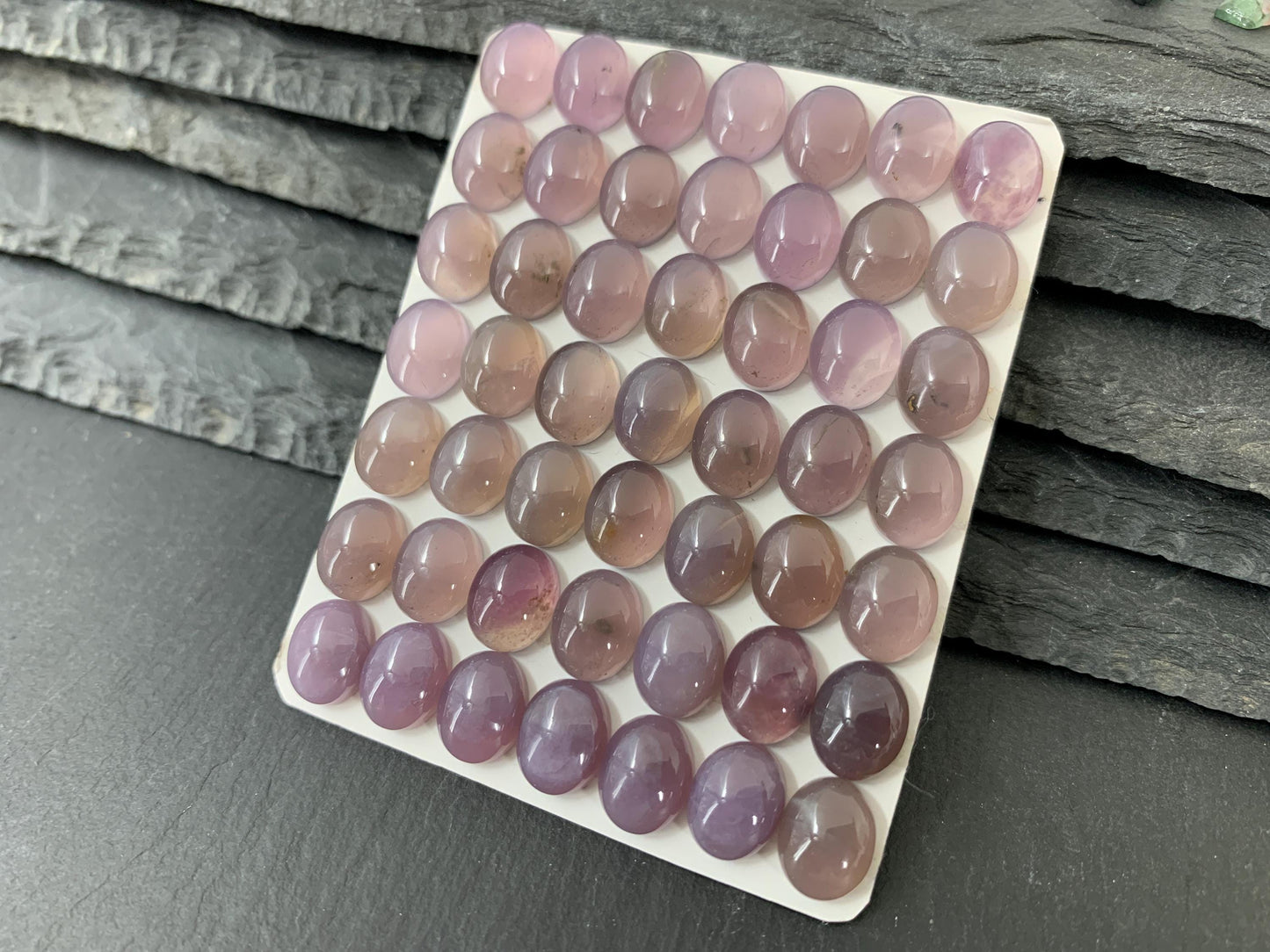 Purple Chalcedony oval 8x10mm cabochon - Calibrated cabochons