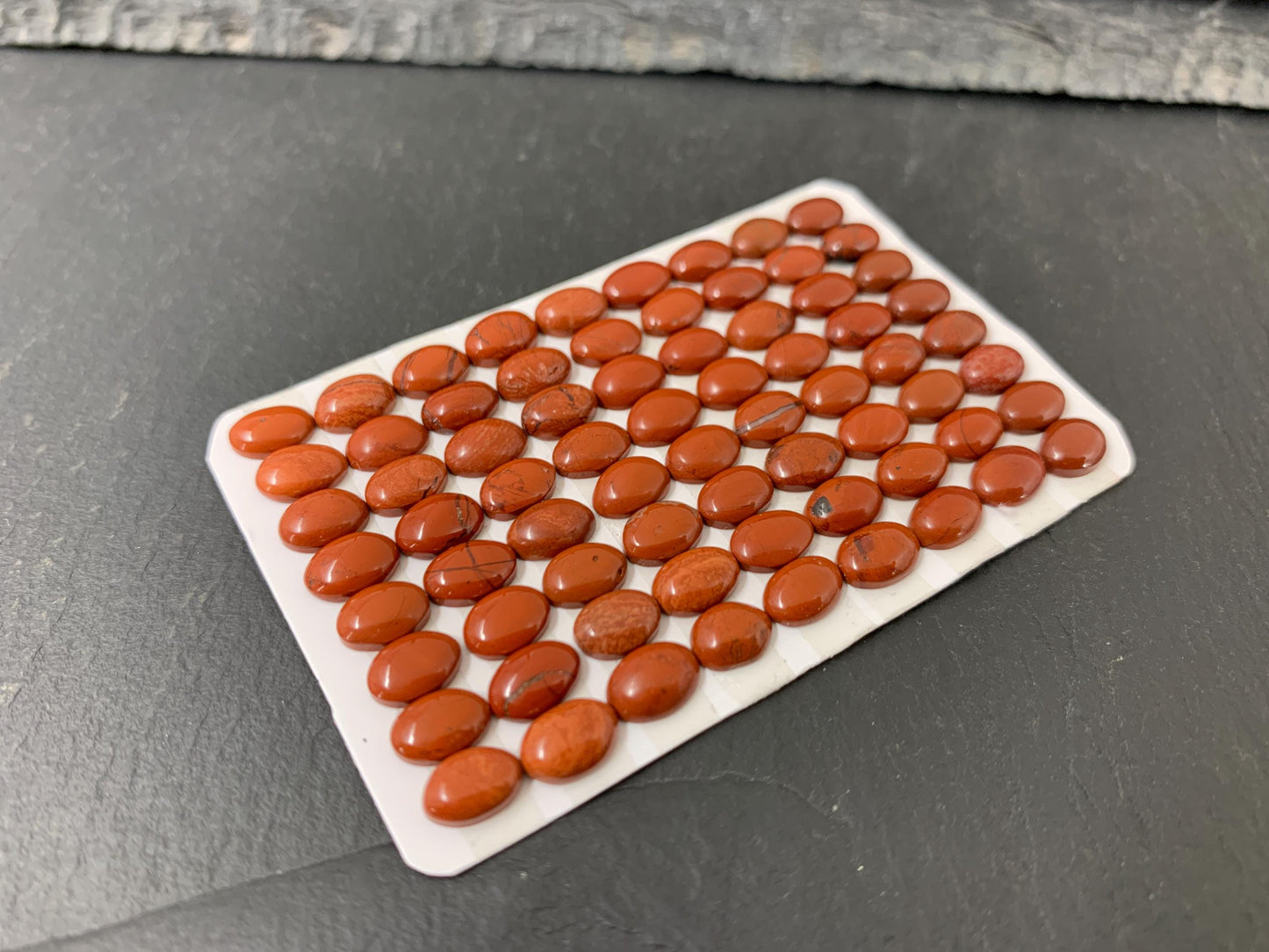 Red Jasper oval 5x7mm cabochon - Calibrated cabochons