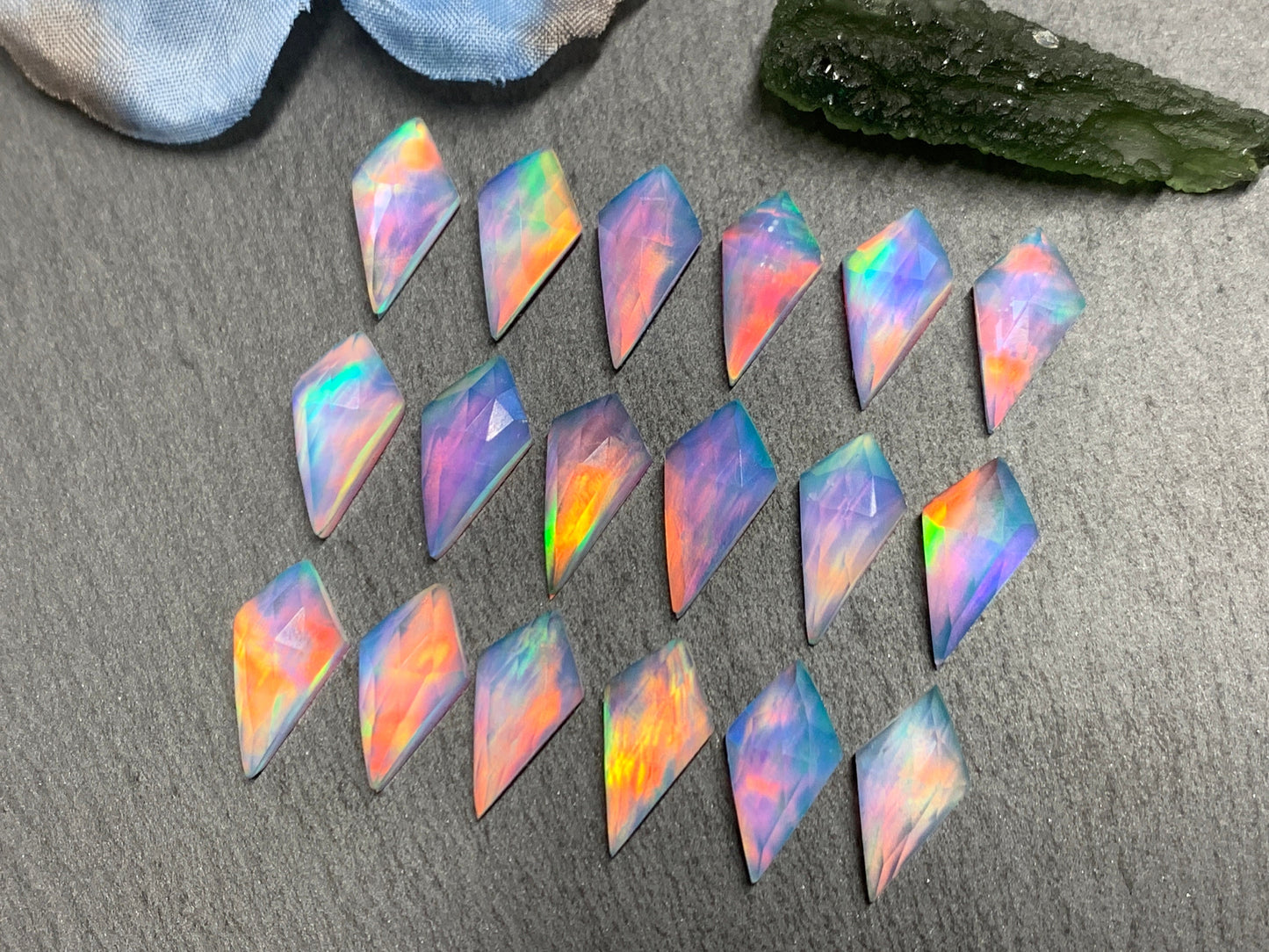 Faceted Aurora Opal kite 8x16mm cabochon - Doublet cabochons