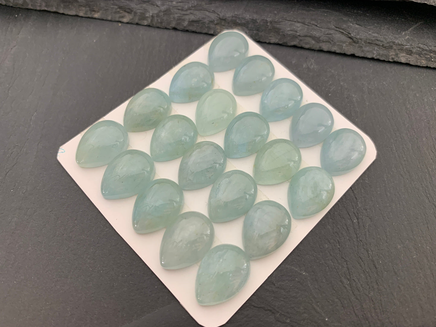 Aquamarine pear 13x18mm cabochon - Calibrated cabochons