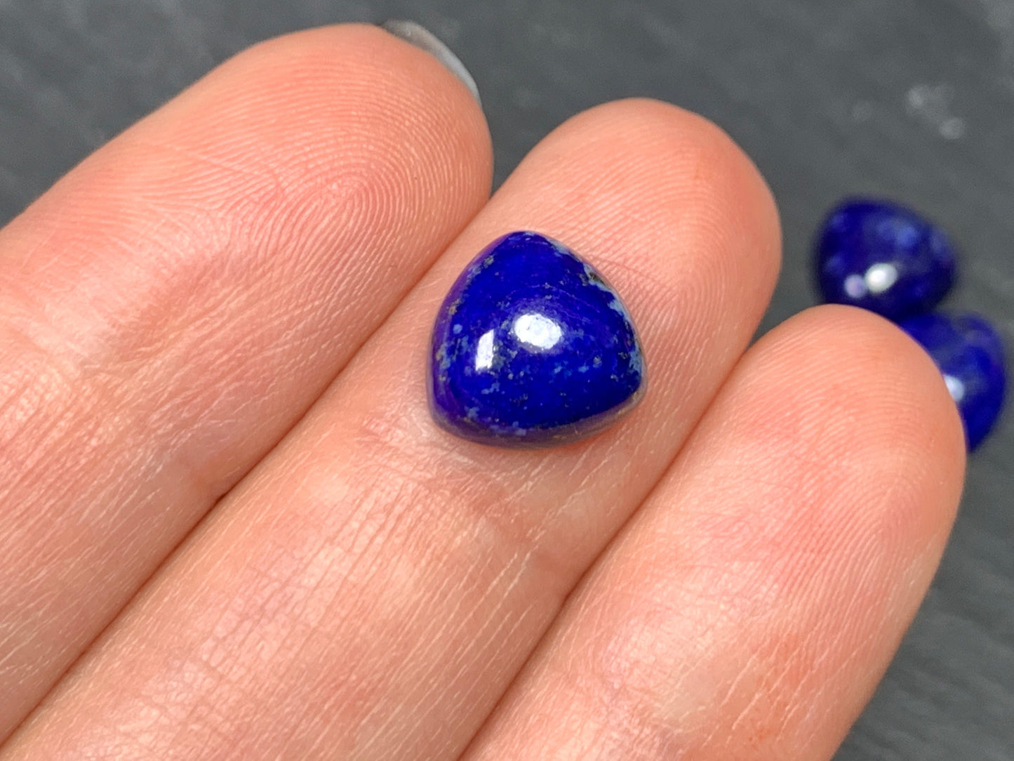Lapis Lazuli triangle 10x10mm cabochon - Calibrated cabochons