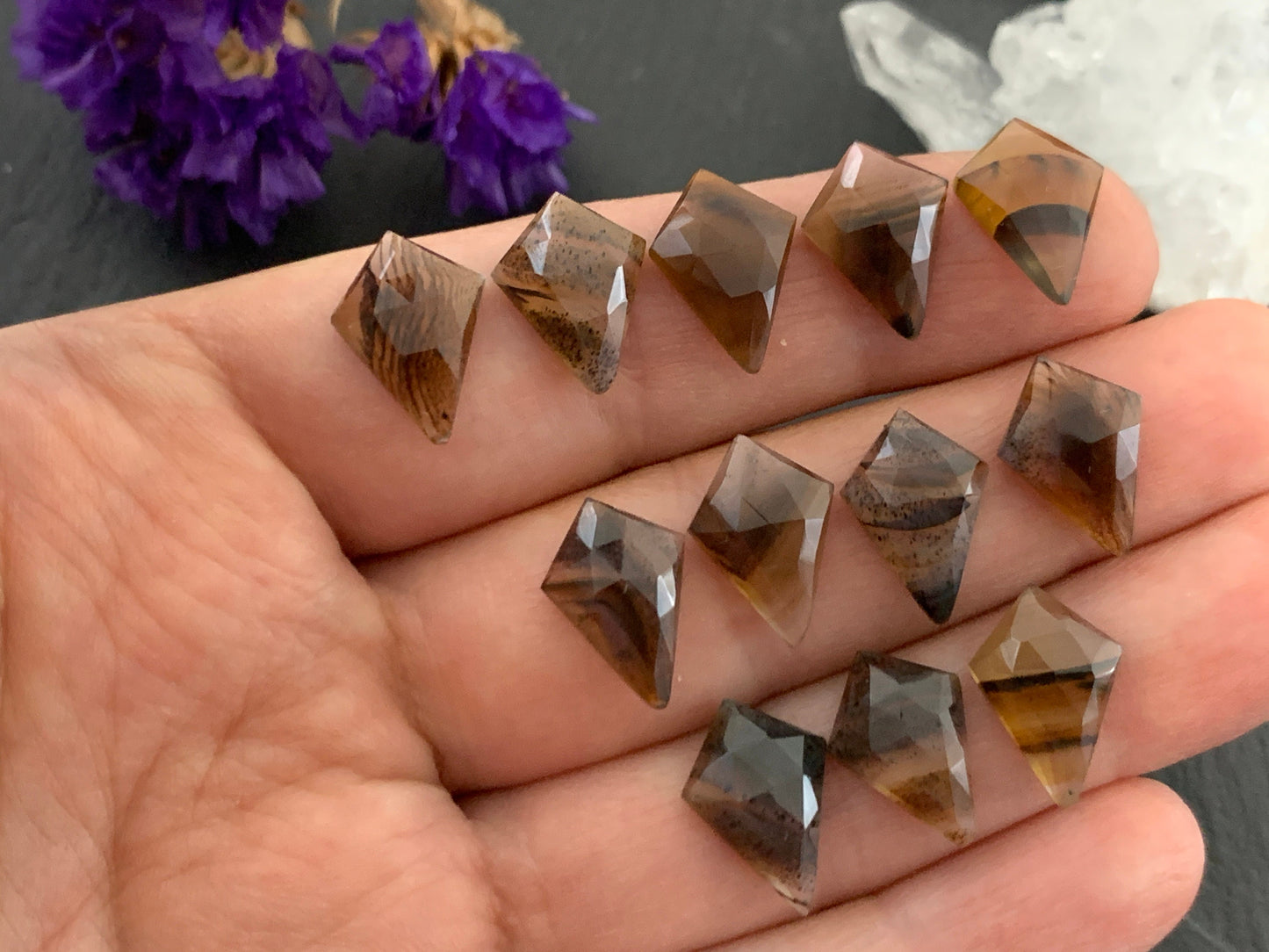 Faceted Montana Agate kite 10x14mm cabochon