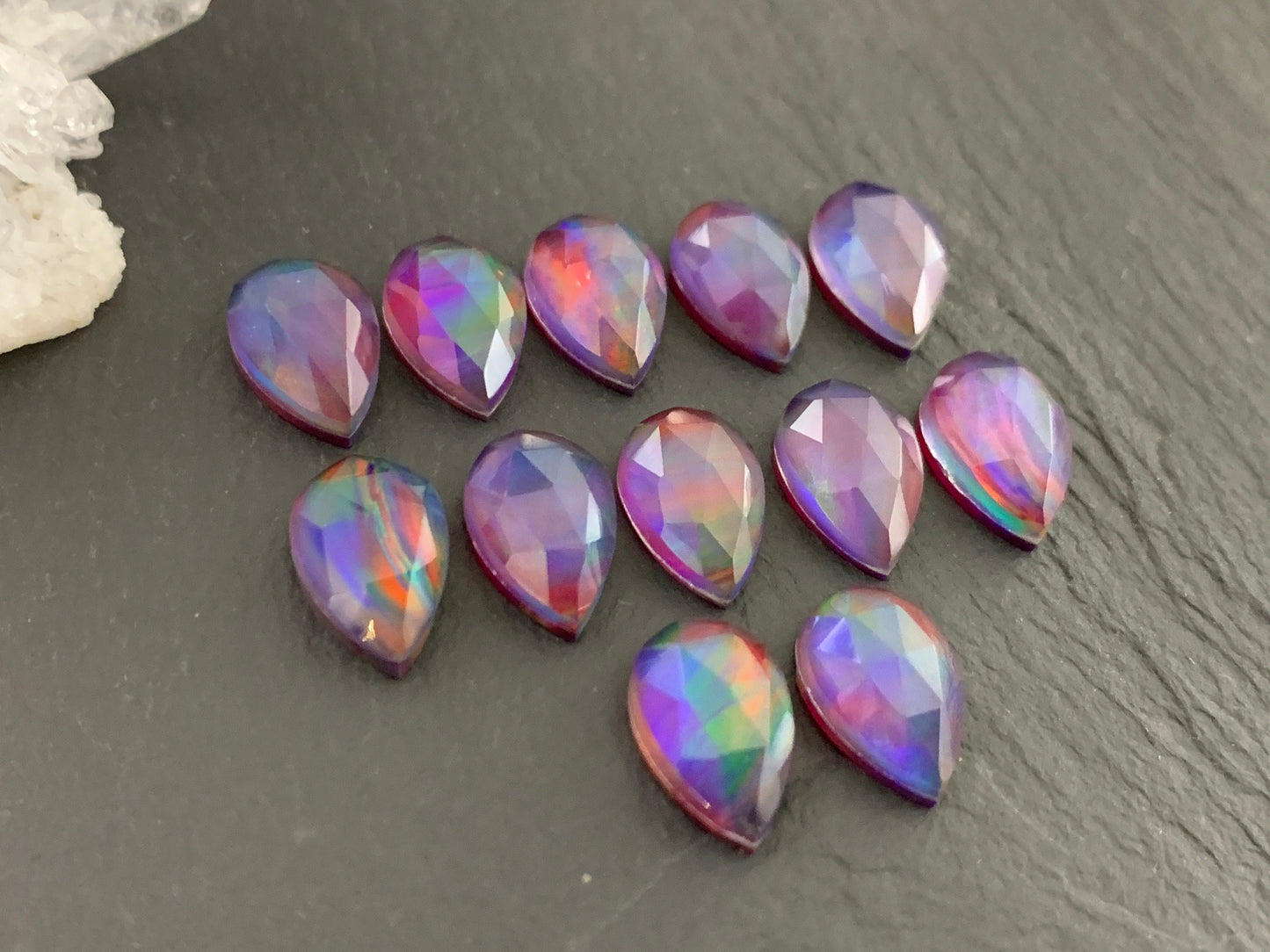 Faceted Aurora Opal pear 8x12mm cabochon - Doublet cabochons